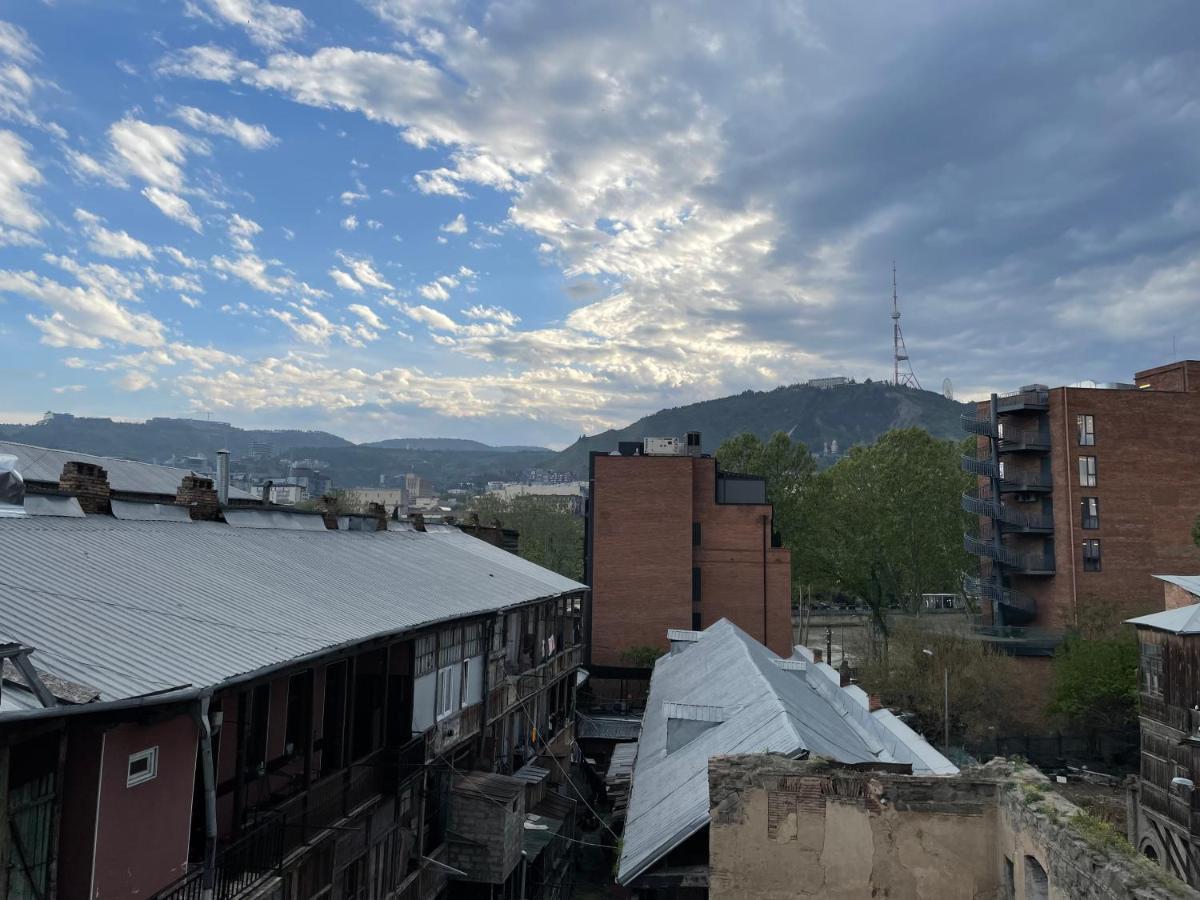 Roofs Apartment Tbilisi Bagian luar foto